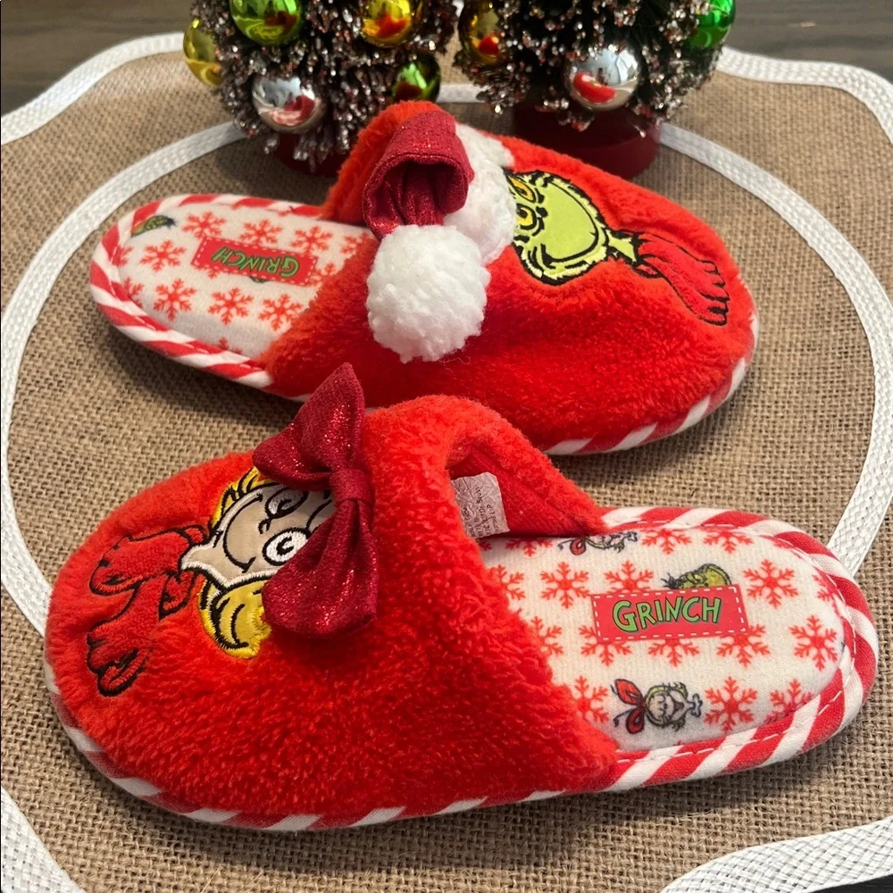 Dr. Seuss Grinch & Cindy Lou Who Slippers - Youth Size 9-10